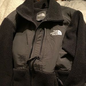 women’s TNF black fleece jacket
